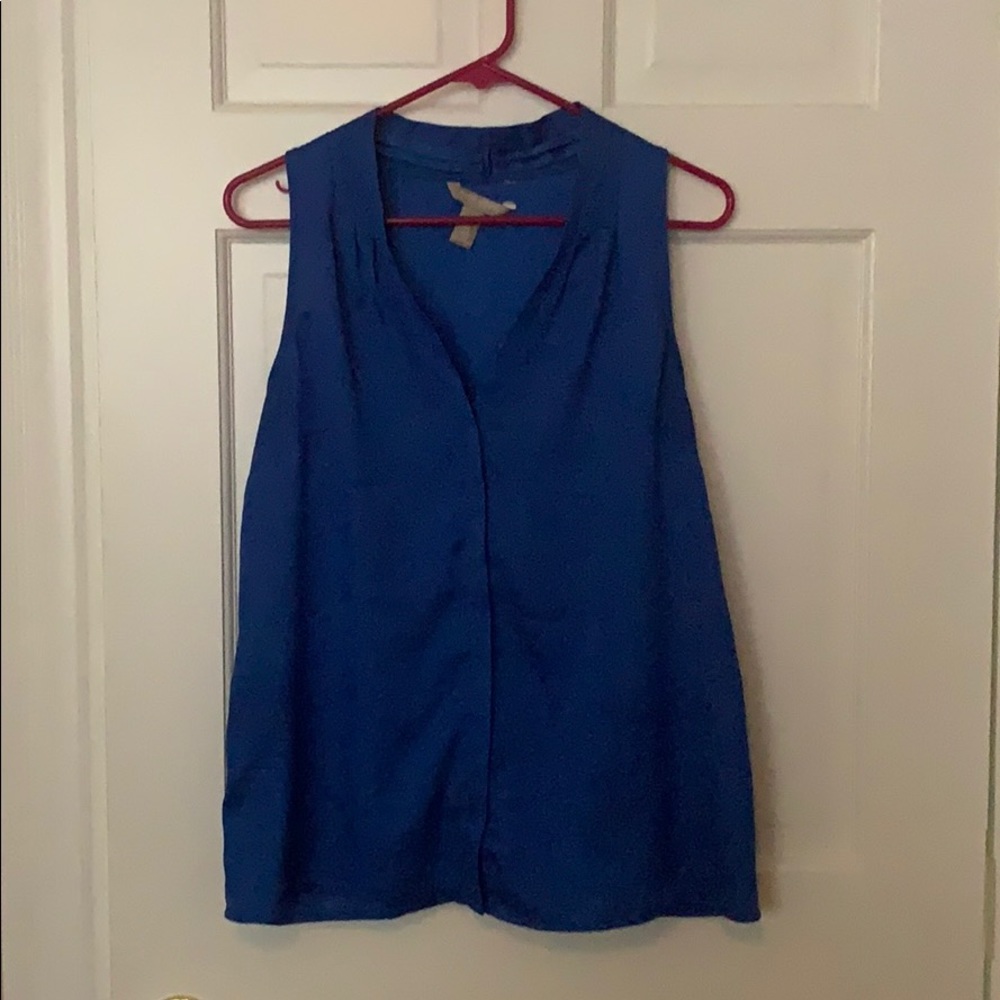 Medium Banana Republic sleeveless blouse